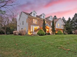 30 Elizabeth St, Basking Ridge, NJ 07920