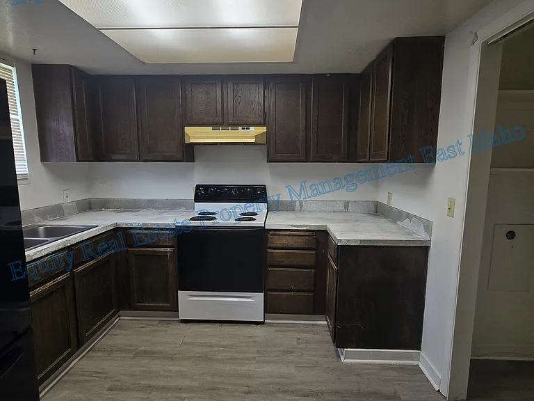 ID - 848, 852, 854, 856 Bryan Rd - LB - 854 — Photo 8
