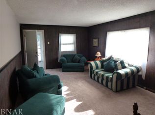 601 E Macon St, Clinton, IL 61727