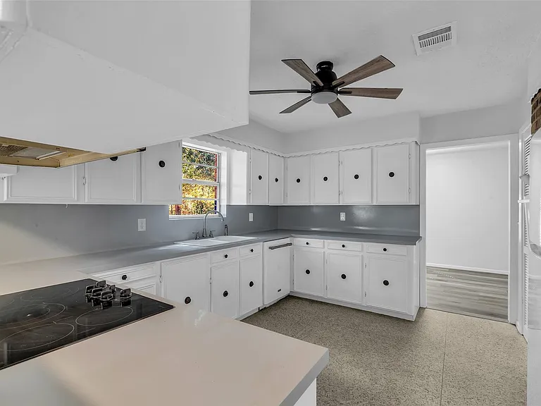 23311 Nichols Sawmill Rd — Photo 5