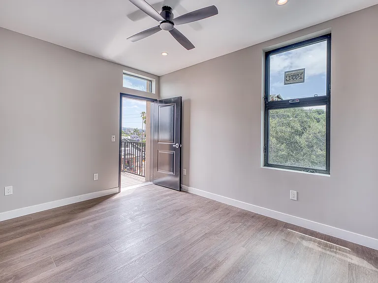 4202 Telegraph Ave #204 — Photo 13