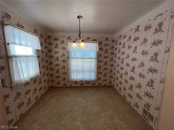 4th image of 7105 Woodhaven Ave