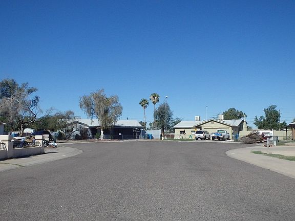 4th image of 2844 N 70th Dr