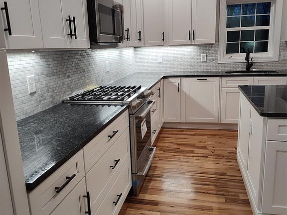4th image of 2650 Ironwood Dr