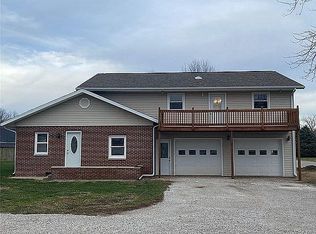 828 Clinton Rd, Paris, IL 61944