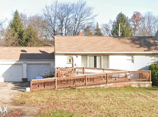 256 N Williams Lake Rd, Waterford, MI 48327