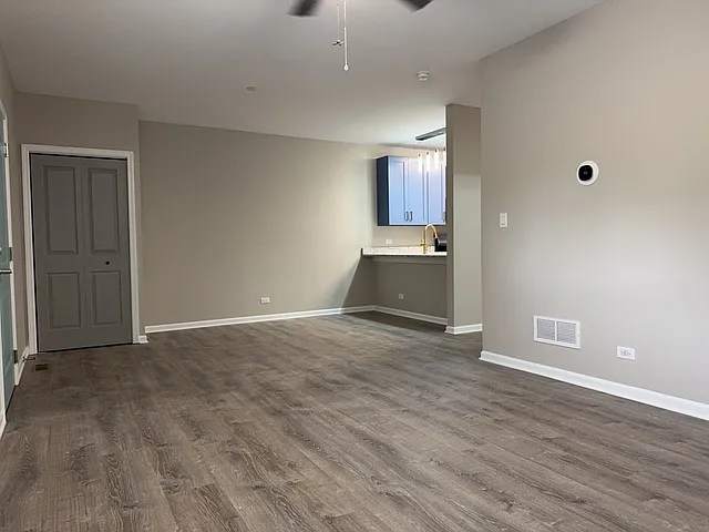 Building Photo - 5 S Virginia Rd #4