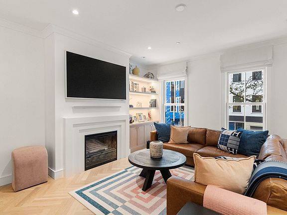 5th image of 255 W 3rd St