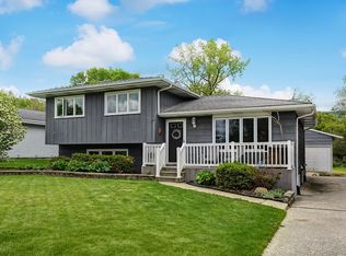 701 Maryknoll Dr, Lockport, IL 60441