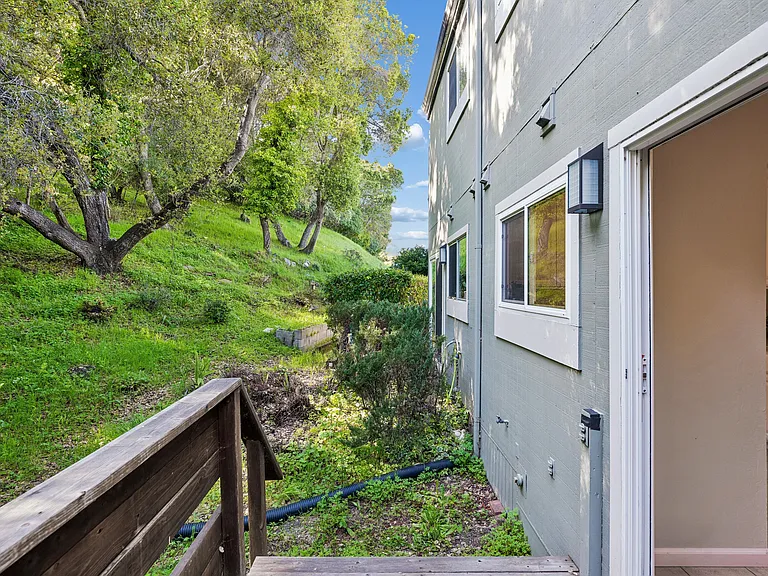 4024 Farm Hill Blvd #8 — Photo 47