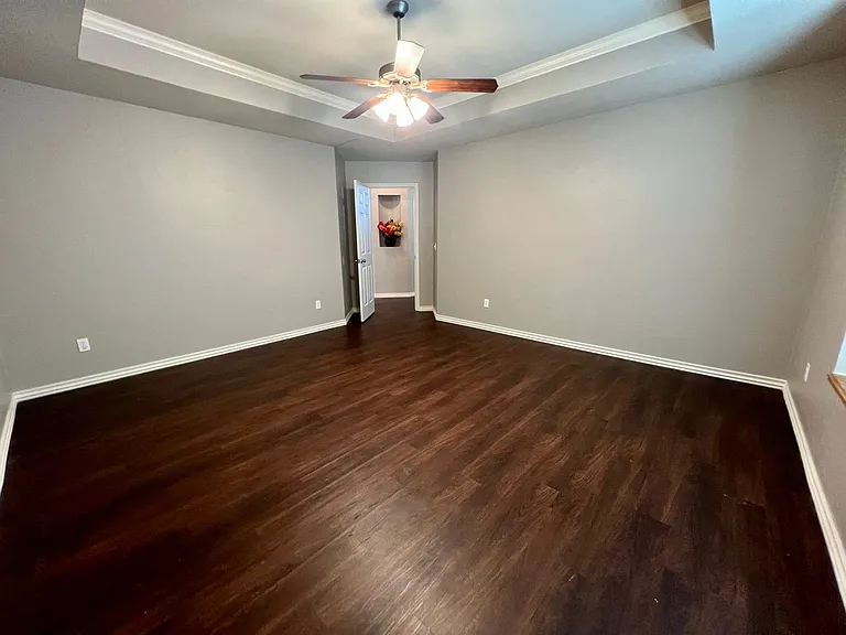 1113 Greenfield Ave — Photo 18