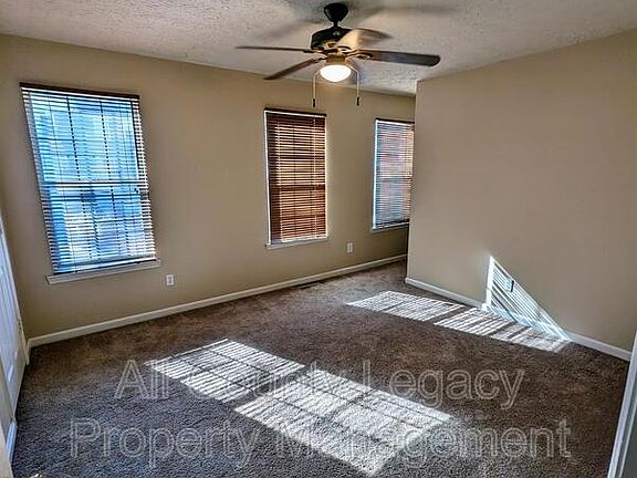 5th image of 3757 Meadow Creek Dr