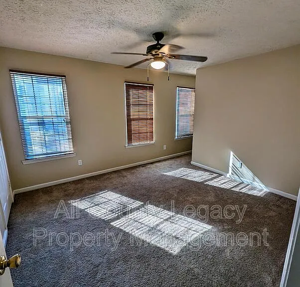3757 Meadow Creek Dr — Photo 5