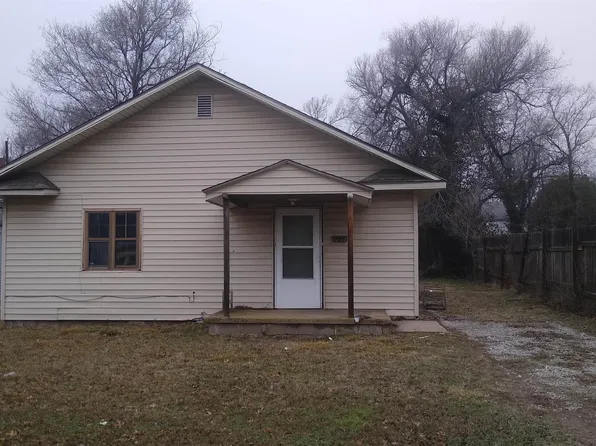 1223 N Chautauqua Ave, Wichita, KS 67214