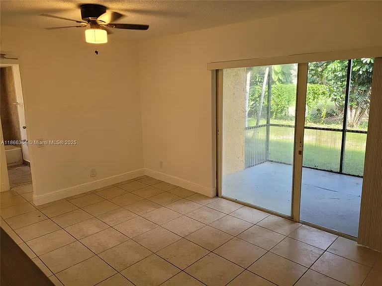 4455 Treehouse Ln — Photo 6