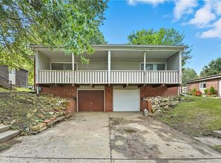 8340 Grandview Ln, Overland Park, KS 66212