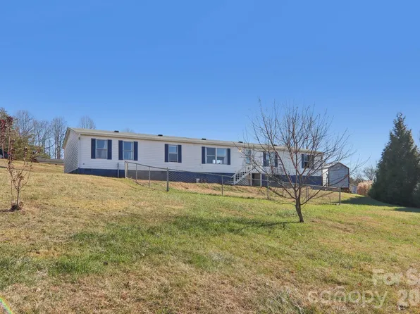 99 Colton Dr, Leicester, NC 28748