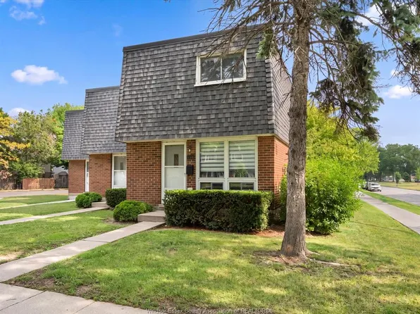 266 Victoria St S, Amherstburg, ON N9V 2K5
