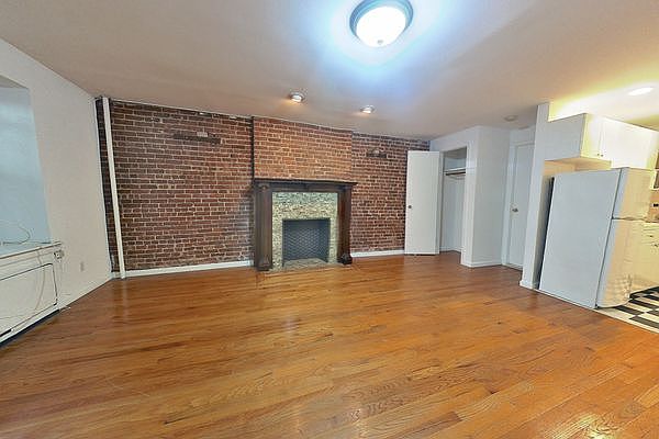 2nd image of 28 W 90th St APT 1F