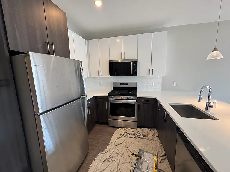 Hillside Residence — Photo 32
