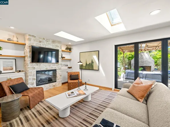 282 S Hartson St, Napa, CA 94559