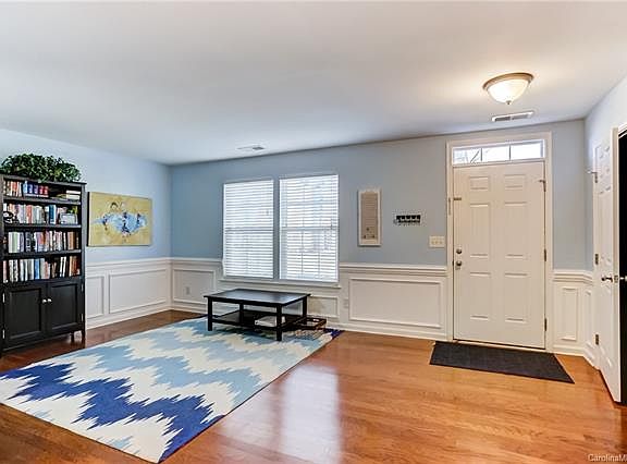 2nd image of 9323 Lenox Pointe Dr