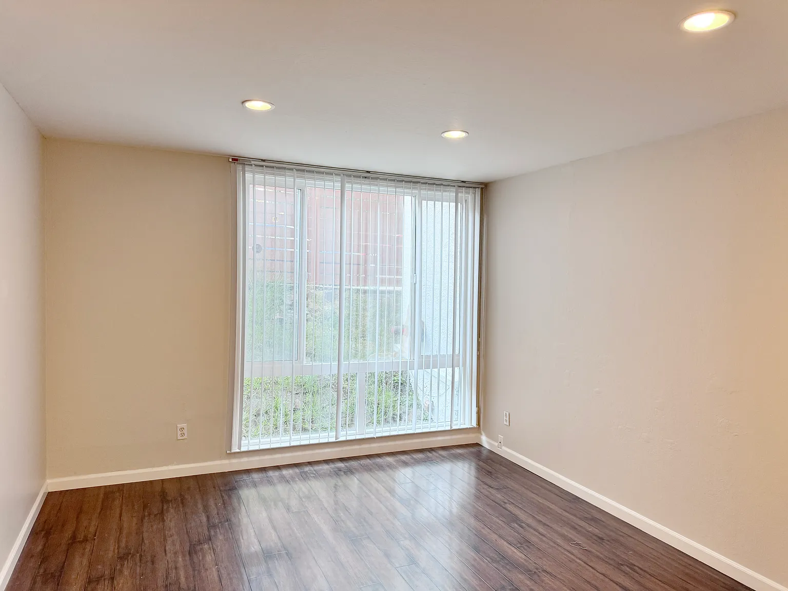 2 bed, 800 sqft, $2,395 — Photo 3