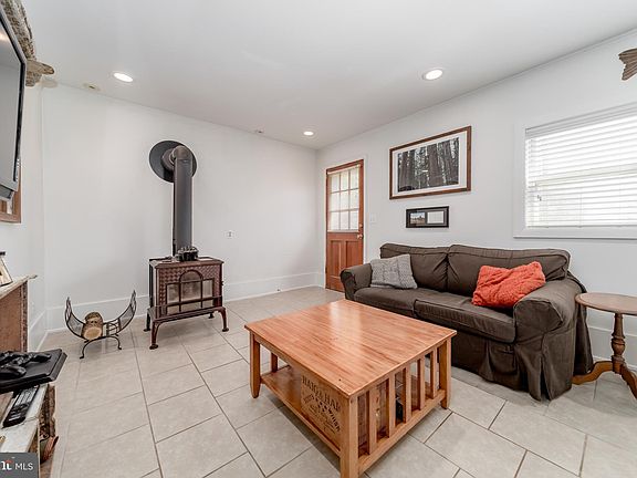 4th image of 6595 Long Beach Dr
