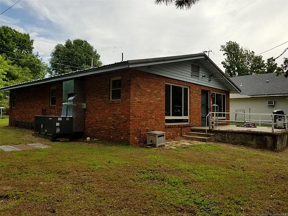 5th image of 416004 La Vista Dr