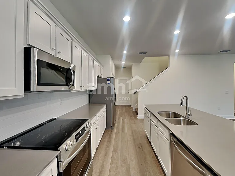 3762 Lake Bluff Loop — Photo 3