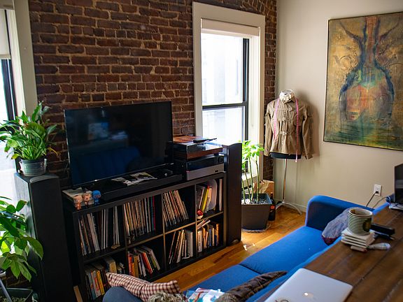 5th image of 164 E 112th St APT 2D