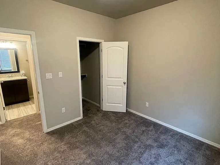 7101 Meridian St — Photo 19