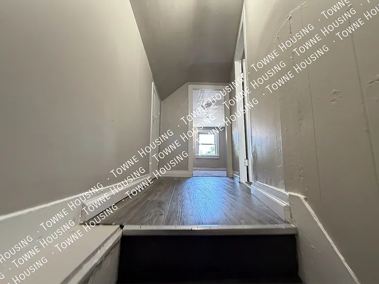 256 14th St #1 — Photo 9