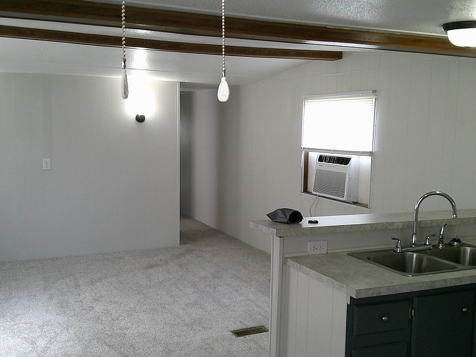 Open view from kitchen to Livingroom