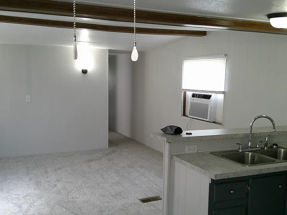 Open view from kitchen to Livingroom