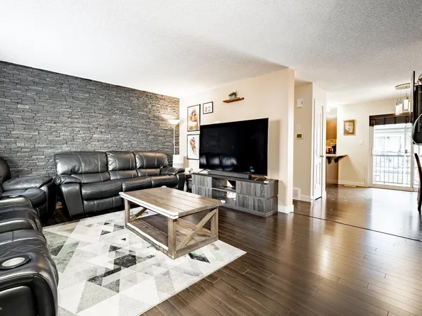 12004 22nd Ave SW #40, Edmonton, AB T6W 0T1