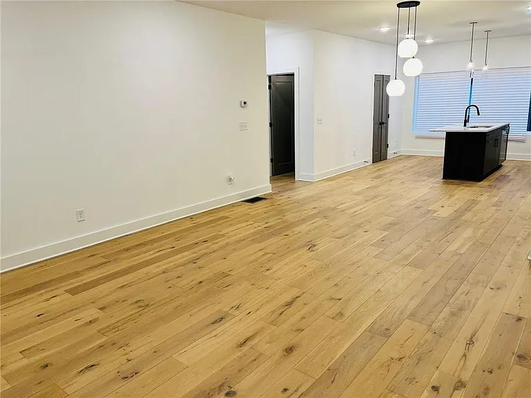 1445 Walker Pl SE — Photo 4