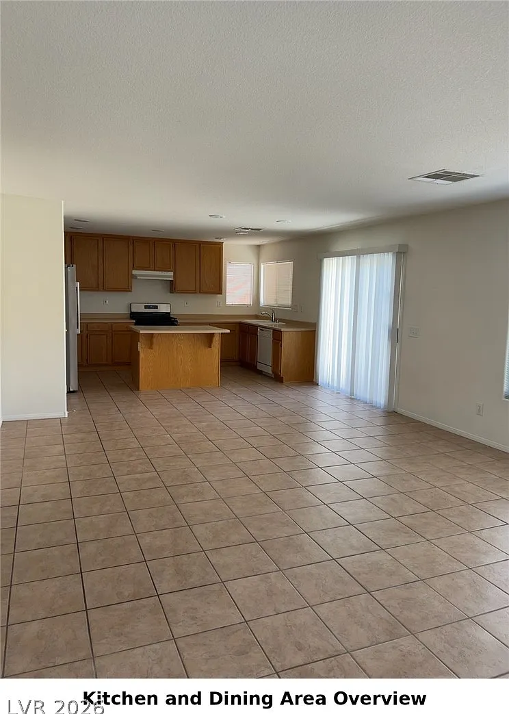 3 bed, 2.0 bath, 1713 sqft, $1,995 — Photo 4
