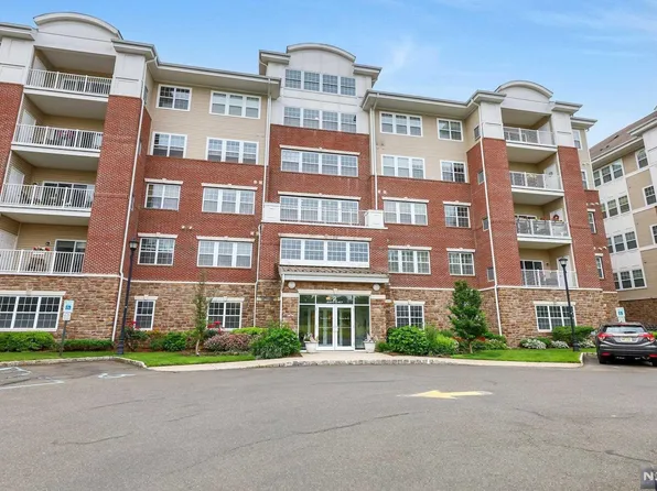 2221 Warrens Way, Wanaque, NJ 07465