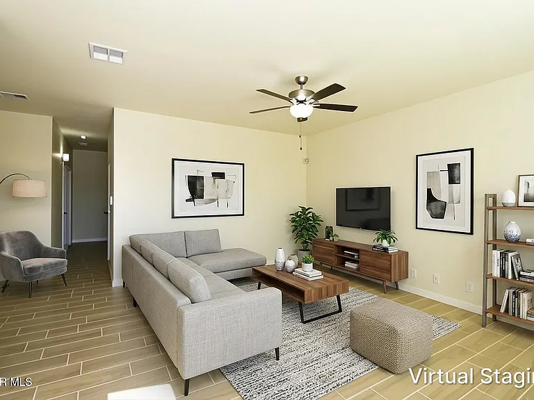 902 Bromyard Dr — Photo 4