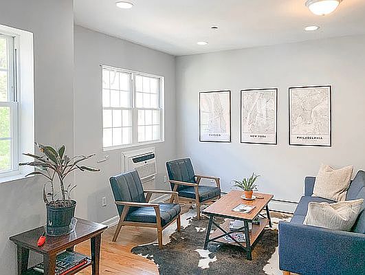 5th image of 118 Seigel St #4A
