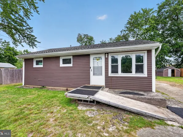33 Stagecoach Rd, Southampton, NJ 08088