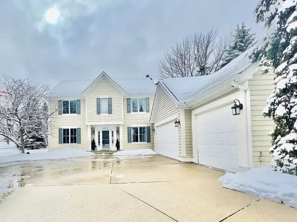 9979 Antrim Rd, Woodbury, MN 55125