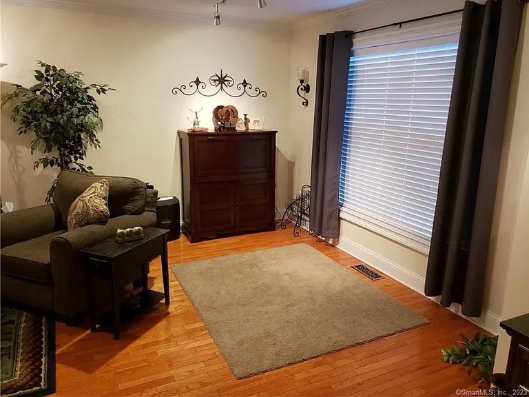 86 Otrobando Ave #6 — Photo 7