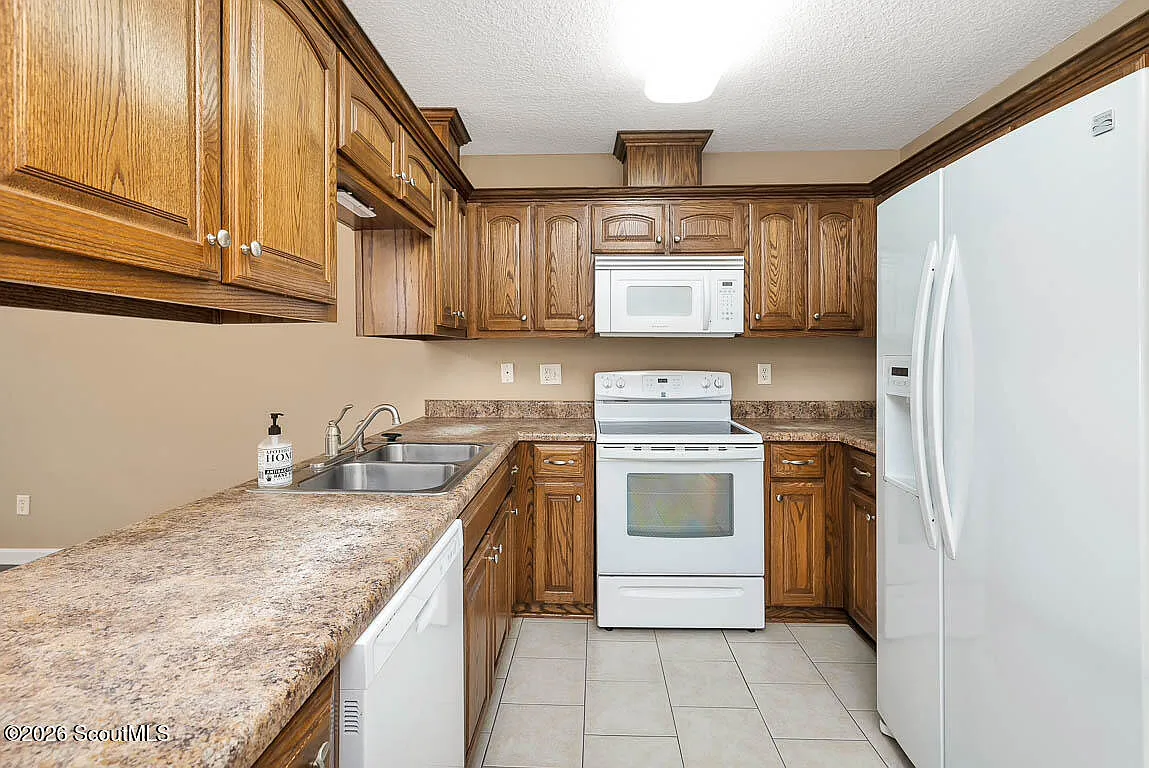 2 bed, 2.0 bath, 1148 sqft, $1,495 — Photo 2