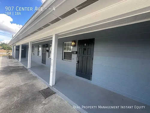 907 Center Ave #4 Photo 1
