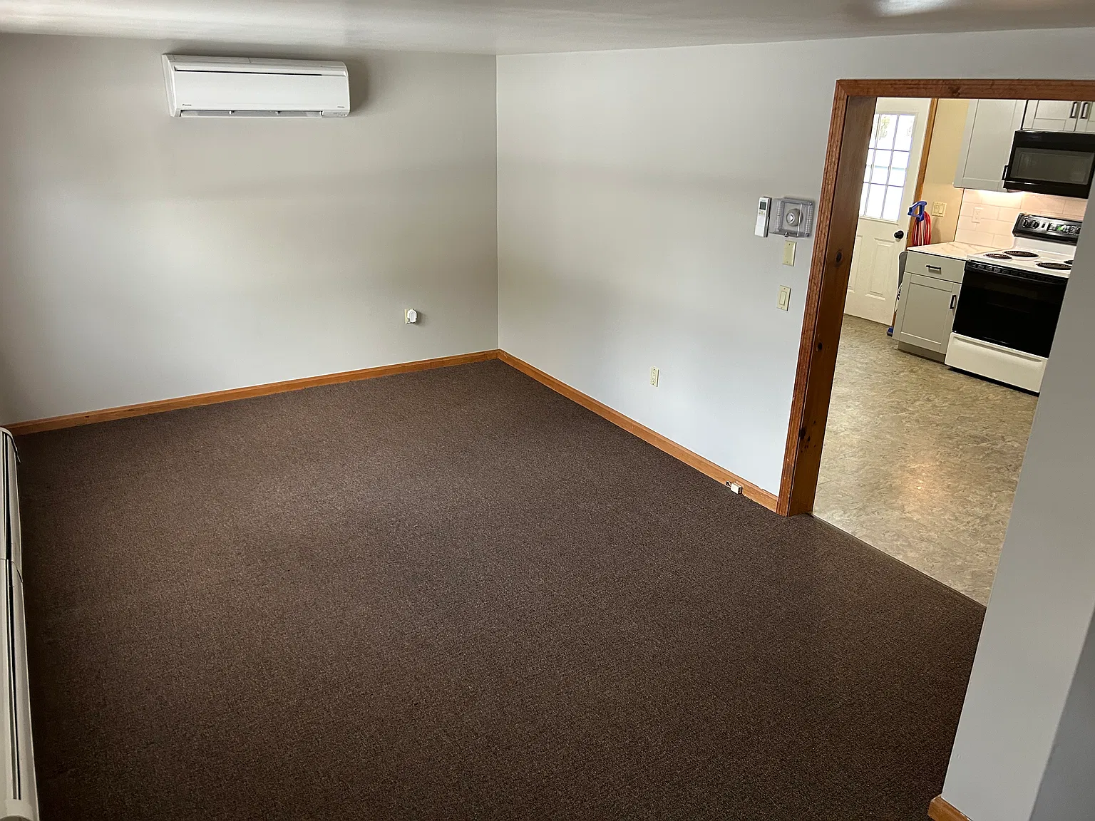 2 bed, 1.5 bath, 1100 sqft, $1,900 — Photo 3