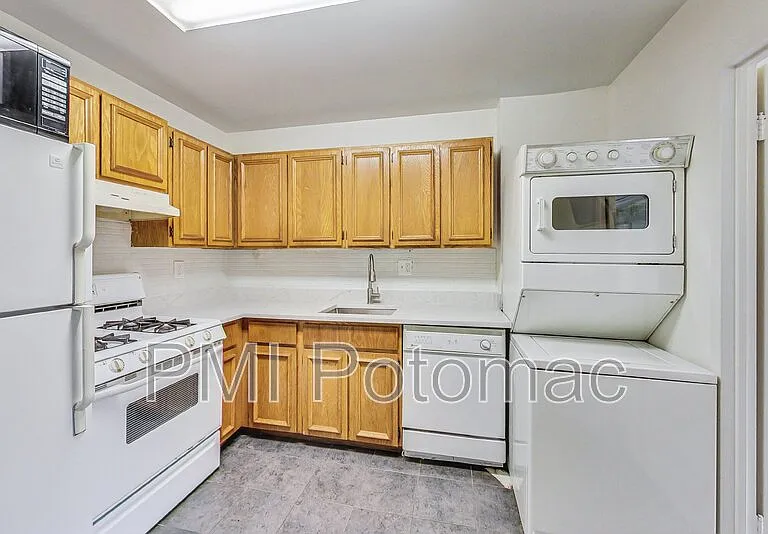 18600 Walkers Choice Rd #1 — Photo 13
