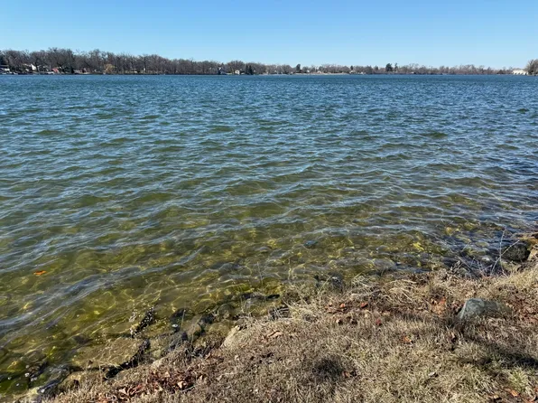 33496 N Lake Shore Dr, Grayslake, IL 60030