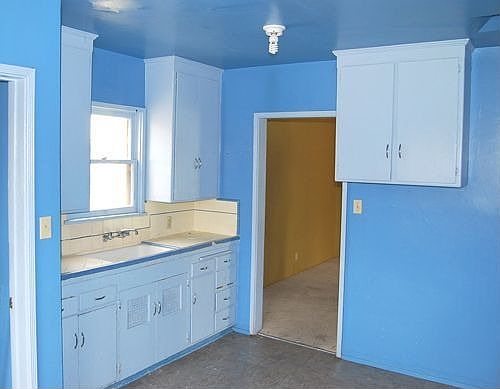 3rd image of 4220 W 64th St